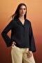 Siyah Kolları Yırtmaçlı %100 Keten Gömlek TWOSS26GO00168