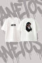 تي شيرت برقبة دائرية كبير الحجم مطبوع بتصميم دمية براتز باللون الأبيض