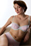 حمالة صدر وردية فاتحة مع سلك داعم