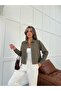 جاكيت دينيم نسائي مطرز من الأمام