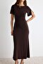 Kahverengi Bodycon/Vücuda Oturan Kayık Yaka Büzgülü Midi Esnek Örme Elbise TWOAW27EL00132 - 3