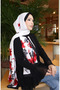 شال كابري منقوش بالزهور 70346-01 أسود أحمر - 4