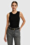 Women's Black Crew Neck Basic T-Shirt 50323534-Vr046