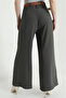 Women's Belted Pocketless Zippered Tencel Crepe Trousers - 4