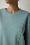 سويت شيرت قصير كبير الحجم برقبة دائرية من Mint Curvy Side - 4