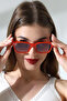 نظارة شمسية نسائية بإطار أحمر مربع UV400 23002-1 C9 زجاج متدرج - 5