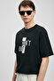 Carl Modern Graphic Tee Black - 5