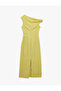 X Melis Ağazat - Sleeveless Asymmetrical Collar Off-The-Shoulder Long Dress with Accessories - 4