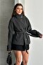 معطف نسائي قصير مبطن بحزام ياقة مرتفعة متوسطة الطول - 6