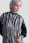 طقم محبوك بنقشة الحمار الوحشي 25KD2801 أسود - 3