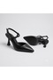 (Wiesse) Closed Toe Women's Shoes with Heels Black Skin