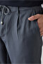 بنطلون رياضي من الليكرا بقصة مستقيمة وعادية مع أربطة وجيوب جانبية مطوية - 4
