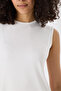 ملابس داخلية نسائية قصيرة بدون أكمام بلون كريمي - 3