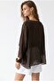 2148 بلوزة نسائية شفافة بأكمام جناح الخفاش من التول باللون البني - 5