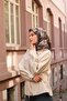 وشاح أليور بنمط زهري