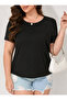 بلوزة سوداء ذات أكمام قصيرة بمقاس كبير - 3