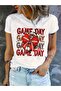 تي شيرت نسائي فضفاض بمقاس كبير - تصميم بسيط مع طباعة 'GAME DAY' بارزة وتصميم فيونكة، ياقة دائرية ناعمة، قماش مرن قليلاً - 7