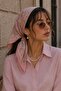 وشاح باندانا ناعم بنمط ساراي موتيف بلون البودرة-إكرو مقاس 50×50 سم