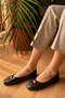 Women's Gold Ring Buckle Detailed Wrinkled Patent Leather Blunt Toe Comfortable Daily Ballet Shoes - 5