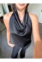 بلوزة نسائية بفتحة رقبة منخفضة وياقة ديجاجي - 2