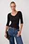 Ekru Puantiyeli Fitted/Vücuda Oturan Anahtar Deliği Yaka Süper Crop Örme Bluz TWOSS26BZ01028 - 9