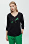 Oversized V-Neck 3/4 Sleeve Women's T-Shirt - Minimalist Design - 5