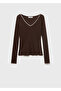 V-neck t-shirt - 3