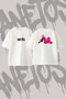 تي شيرت نيك ميناج_2 بتصميم مطبوع وياقة دائرية كبيرة الحجم باللون الأبيض