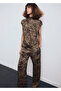 Satin pants with leopard print - 6