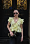 بلوزة من الساتان المزين بالدانتيل