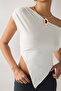 Natural Viscose Flexible Blouse with Six Triangle Shoulder Details - 4