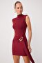 Bordo Düz Mini/Kısa Dik Yaka Aksesuar Detaylı Bodycone/Vücuda Oturan Örme Elbise TWOSS26EL01234 - 2