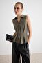 Haki Düz Peplum Polo Yaka Kolsuz Pili Detaylı Modal Kumaş Örme Bluz TWOAW27BZ00106