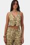 سترة نسائية كاكي مزينة بالزهور s6-121 بتصميم مفصل مع أزرار وتفاصيل إكسسوارات