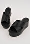 Tly-802 Padded Sole Cross Belt Slippers