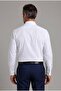 قميص ساتان أبيض ذو قصة عادية من القطن بدون جيوب وياقة طويلة كلاسيكية - 2