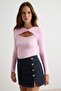Açık Pembe Cut Out Detaylı Vücuda Oturan Yumuşak Tuşeli Esnek Örme Bluz TWOAW26BZ00126 - 2
