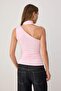 Pembe Düz Fitted Asimetrik Yaka Kolsuz Bağlama Detaylı Yumuşak Örme Bluz TWOSS26BZ00480 - 4