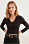 Women's Black V-Neck Soft Textured Crop Blouse Blz-19003344 - 4