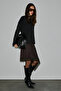 Neat Women's Organic Cotton Crew Neck Oversized Fit Long Sleeve Black T-Shirt - 4