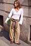 Ekru Düz Fitted V Yaka İspanyol Kol Crop/Kısa Pamuklu Esnek Örme Bluz TWOAW27BZ00079 - 2