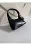 Isabella Model Hand and Women's Shoulder Bag Black - 2