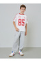 تي شيرت للأولاد بتصميم جرافيك من Off-White بقصة عادية - 2