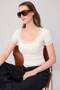Ekru Fitted/Vücuda Oturan Havuz Yaka Dantel Detaylı Crop/Kısa Yumuşak Örme Bluz TWOSS26BZ00915 - 2