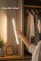 مصباح LED بحساس حركة من الألومنيوم قابل لإعادة الشحن عبر USB-C مع إضاءة مغناطيسية قابلة للتعتيم بثلاثة ألوان للخزانة