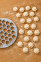 24.5 cm Metal Ravioli Making Tool Round Ravioli Mold Practical Dough Cutting and Shaping Tool - 3