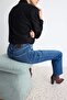 Premium Koyu Mavi Az Esnek Normal Bel Slim Straight Jeans TWOAW27JE00072 - 3