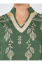 Green Embroidered Stand Collar Jalabiya - 4