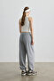 بنطلون رياضي رمادي اللون ذو أضلاع متموجة - 6