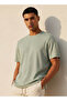 Men Regular Fit Crew Neck Short Sleeves Textured T-shirt